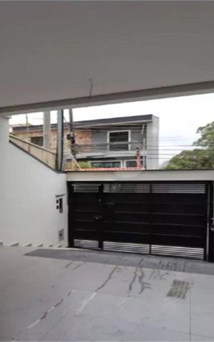 Casa de condomínio à venda com 200m², 3 quartos e 2 vagas