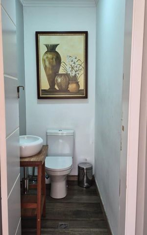 Casa à venda com 263m², 4 quartos e 3 vagas Casa à venda com 263m², 4 quartos e 3 vagasBanheiro