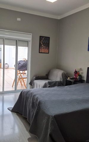 Casa à venda com 263m², 4 quartos e 3 vagas Casa à venda com 263m², 4 quartos e 3 vagasQuarto 1
