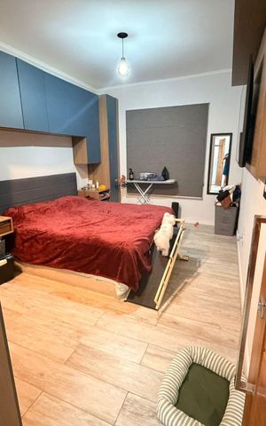 Casa à venda com 263m², 4 quartos e 3 vagas Casa à venda com 263m², 4 quartos e 3 vagasQuarto 4