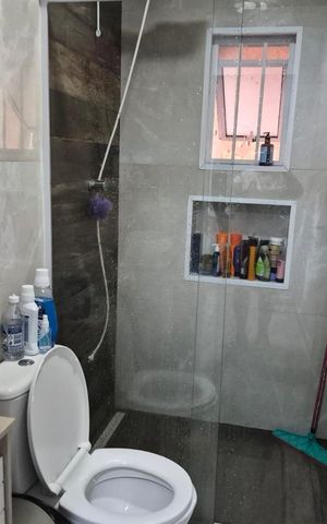 Casa à venda com 263m², 4 quartos e 3 vagas Casa à venda com 263m², 4 quartos e 3 vagasBanheiro