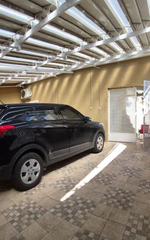 Casa à venda com 263m², 4 quartos e 3 vagas Casa à venda com 263m², 4 quartos e 3 vagasGaragem