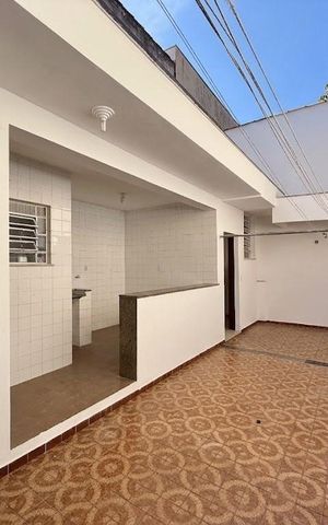 Casa à venda com 218m², 3 quartos e 3 vagas Casa à venda com 218m², 3 quartos e 3 vagasQuintal