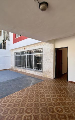 Casa à venda com 218m², 3 quartos e 3 vagas Casa à venda com 218m², 3 quartos e 3 vagasGaragem