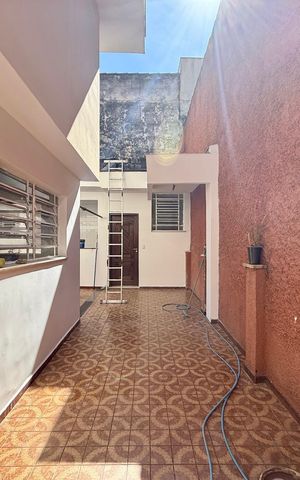 Casa à venda com 218m², 3 quartos e 3 vagas Casa à venda com 218m², 3 quartos e 3 vagasQuintal