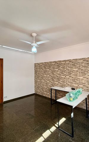 Casa à venda com 218m², 3 quartos e 3 vagas Casa à venda com 218m², 3 quartos e 3 vagasSala