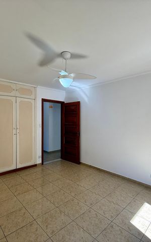 Casa à venda com 218m², 3 quartos e 3 vagas Casa à venda com 218m², 3 quartos e 3 vagasQuarto 2