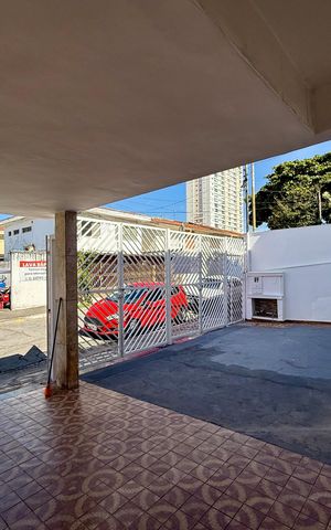 Casa à venda com 218m², 3 quartos e 3 vagas Casa à venda com 218m², 3 quartos e 3 vagasGaragem