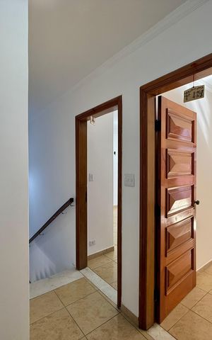 Casa à venda com 218m², 3 quartos e 3 vagas Casa à venda com 218m², 3 quartos e 3 vagasCorredor Quartos