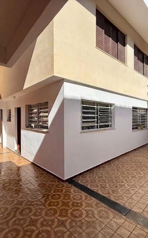 Casa à venda com 218m², 3 quartos e 3 vagas Casa à venda com 218m², 3 quartos e 3 vagasQuintal