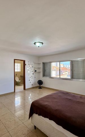 Casa à venda com 218m², 3 quartos e 3 vagas Casa à venda com 218m², 3 quartos e 3 vagasSuíte