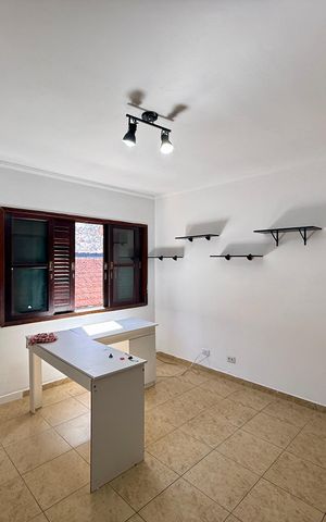 Casa à venda com 218m², 3 quartos e 3 vagas Casa à venda com 218m², 3 quartos e 3 vagasQuarto 3