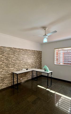Casa à venda com 218m², 3 quartos e 3 vagas Casa à venda com 218m², 3 quartos e 3 vagasSala