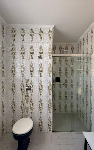 Casa à venda com 218m², 3 quartos e 3 vagas Casa à venda com 218m², 3 quartos e 3 vagasBanheiro Social