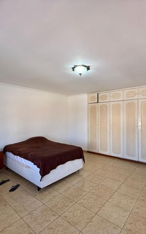 Casa à venda com 218m², 3 quartos e 3 vagas Casa à venda com 218m², 3 quartos e 3 vagasSuíte