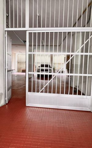 Apartamento à venda com 300m², 4 quartos e 1 vaga Apartamento à venda com 300m², 4 quartos e 1 vagaGaragem