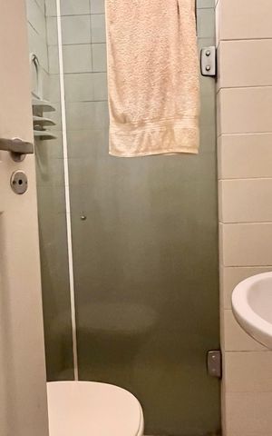 Apartamento à venda com 300m², 4 quartos e 1 vaga Apartamento à venda com 300m², 4 quartos e 1 vagaBanheiro de serviço