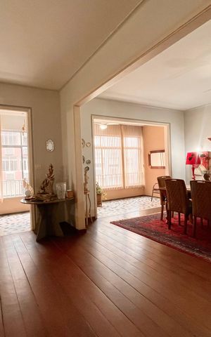 Apartamento à venda com 300m², 4 quartos e 1 vaga Apartamento à venda com 300m², 4 quartos e 1 vagaSala