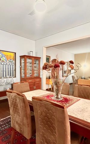 Apartamento à venda com 300m², 4 quartos e 1 vaga Apartamento à venda com 300m², 4 quartos e 1 vagaSala