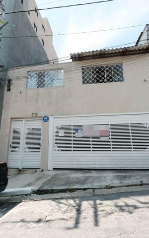 Casa à venda com 202m², 2 quartos e 2 vagasFachada