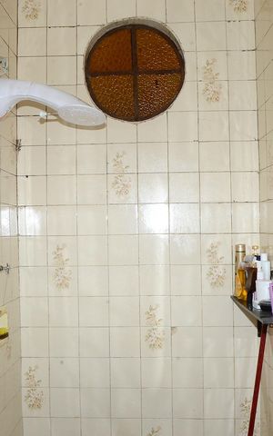 Casa à venda com 360m², 2 quartos e 2 vagasBanheiro Corredor