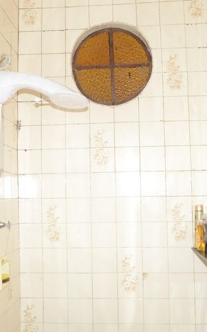 Casa à venda com 360m², 2 quartos e 2 vagasBanheiro Corredor