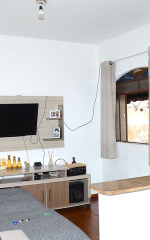 Casa à venda com 360m², 2 quartos e 2 vagasSala