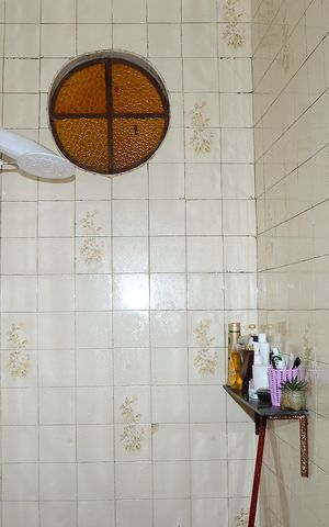 Casa à venda com 360m², 2 quartos e 2 vagasBanheiro Corredor