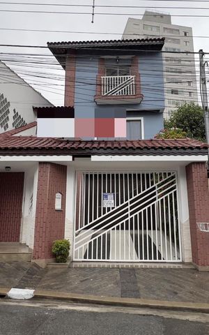 Casa à venda com 289m², 3 quartos e 5 vagas Casa à venda com 289m², 3 quartos e 5 vagasFachada