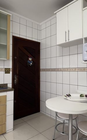Casa à venda com 289m², 3 quartos e 5 vagas Casa à venda com 289m², 3 quartos e 5 vagasCozinha e Área de Serviço