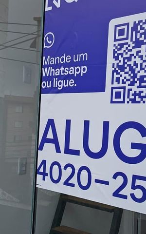 Apartamento para alugar com 20m², 1 quarto e sem vaga Apartamento para alugar com 20m², 1 quarto e sem vagaPlaca instalada no vidro da sala do imóvel - Código da placa: YIXW-1747