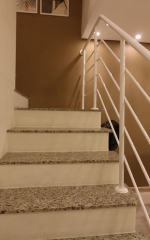 Casa de condomínio à venda com 135m², 3 quartos e 3 vagasescada