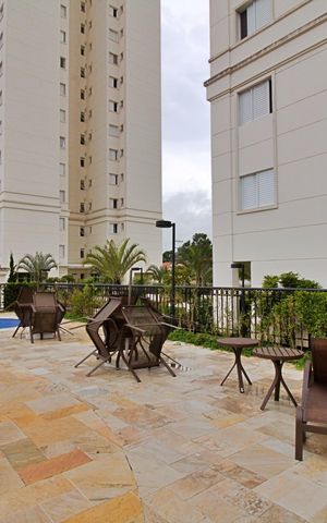 Apartamento à venda com 86m², 2 quartos e 2 vagas Apartamento à venda com 86m², 2 quartos e 2 vagasÁrea comum - Piscina