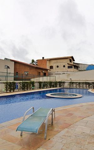 Apartamento à venda com 86m², 2 quartos e 2 vagas Apartamento à venda com 86m², 2 quartos e 2 vagasÁrea comum - Piscina