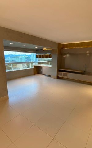 Apartamento à venda com 153m², 4 quartos e 4 vagas Apartamento à venda com 153m², 4 quartos e 4 vagasSala