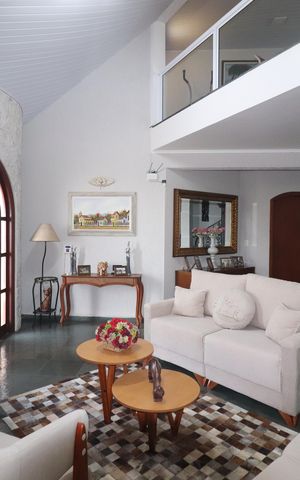Casa à venda com 380m², 3 quartos e 7 vagasSala