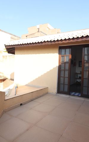 Casa à venda com 380m², 3 quartos e 7 vagasMezanino - Varanda