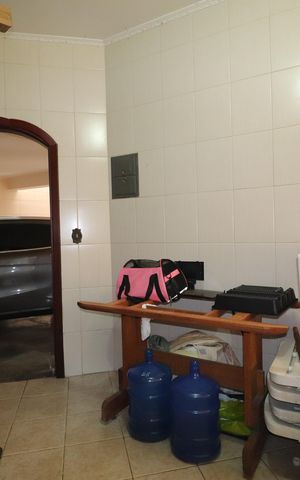 Casa à venda com 380m², 3 quartos e 7 vagasDepósito garagem 