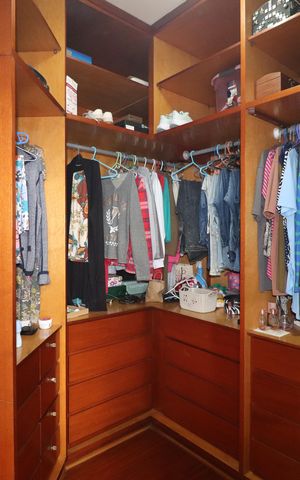 Casa à venda com 380m², 3 quartos e 7 vagasCloset Quarto 1 suíte 