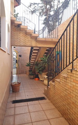 Casa à venda com 380m², 3 quartos e 7 vagasQuintal 2