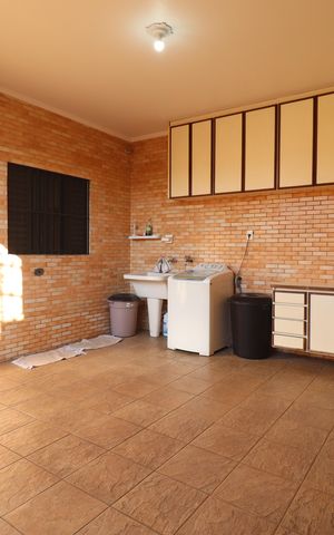 Casa à venda com 380m², 3 quartos e 7 vagasLavanderia