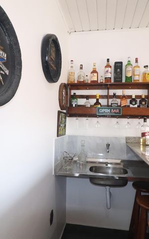 Casa à venda com 380m², 3 quartos e 7 vagasMezanino - Bar