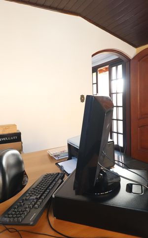 Casa à venda com 380m², 3 quartos e 7 vagasMezanino - Escritório 