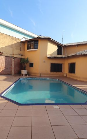 Casa à venda com 380m², 3 quartos e 7 vagasPiscina