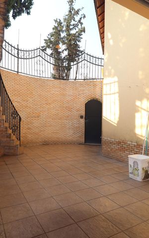 Casa à venda com 380m², 3 quartos e 7 vagasQuintal