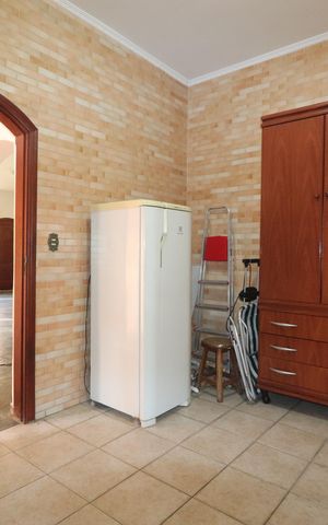 Casa à venda com 380m², 3 quartos e 7 vagasQuarto de Serviço