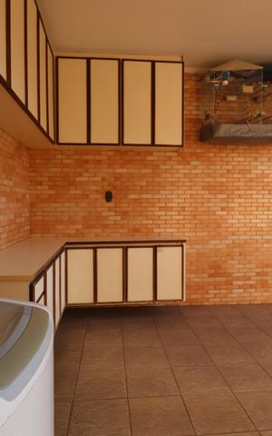 Casa à venda com 380m², 3 quartos e 7 vagasLavanderia