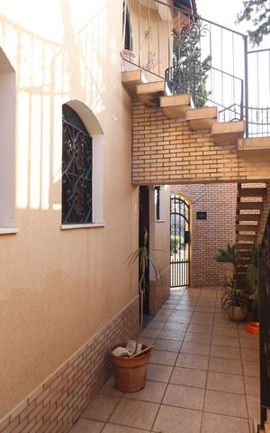 Casa à venda com 380m², 3 quartos e 7 vagasQuintal 2