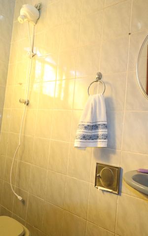 Casa à venda com 380m², 3 quartos e 7 vagasBanheiro serviço