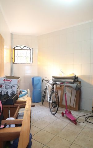 Casa à venda com 380m², 3 quartos e 7 vagasDepósito garagem 